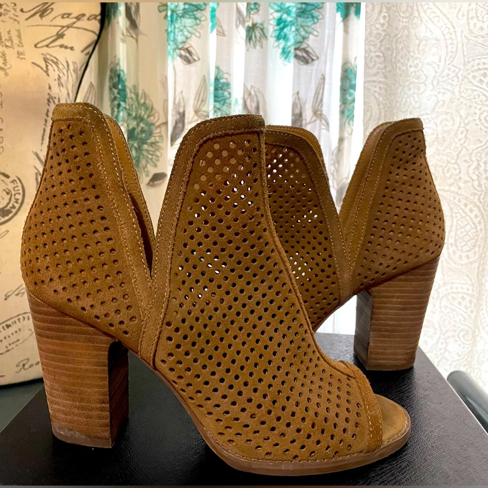 Lucky Brand brown suede “Livey” stacked 3” heel, peep toe bootie- size 9W